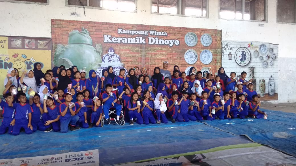 Siswa SDN Bandung Rejosari II Adakan Outing Class di Kampung Keramik Dinoyo